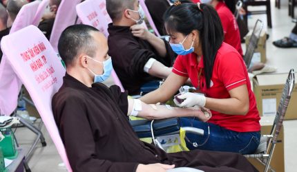 500 Tăng ni sinh HVPGVN TP.HCM tham gia hiến máu nhân đạo